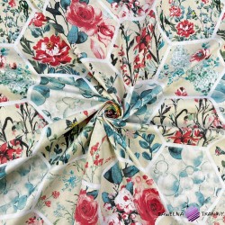 Cotton 100% Patchwork with colorful flowers on an ecru background - 220 cm