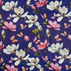 Bawełna 100% kwiaty magnolie z motylkami na szafirowym tle – 220 cm
