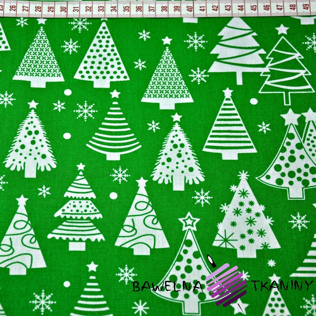 Bawełna Wzór świąteczny choinki z bombkami na zielonym tle