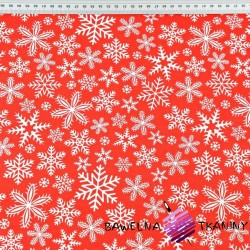 wzór świąteczny śnieżynki białe na czerwonym tle
