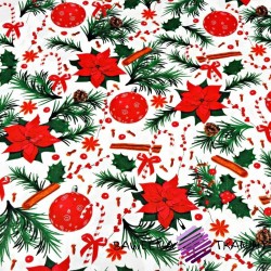 wzór świąteczny ostrokrzew z bombkami i cynamonem czerwono zielony na białym tle